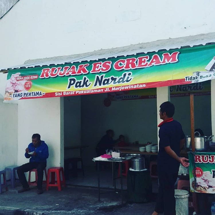 Rujak Ais Krim Encik Nardi